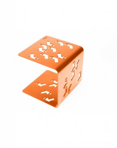 table d'appoint en métal orange table d'appoint en métal orange