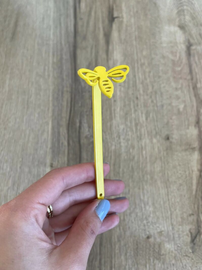 abeille en métal jaune