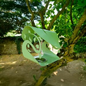 abri oiseaux design en métal à suspendre