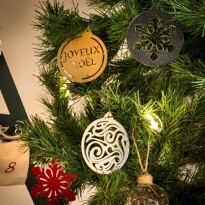 Boules de Noël design en métal