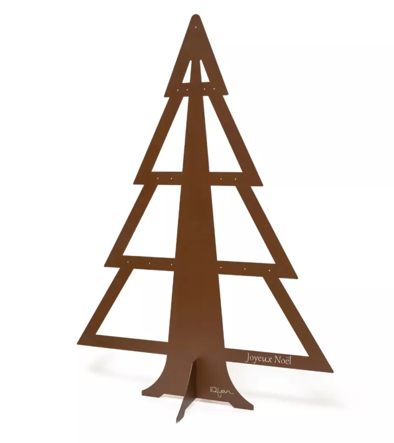 grand sapin de Noël en métal